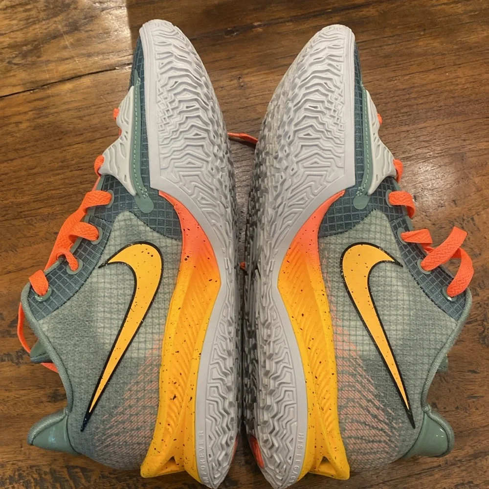 Nike Kylie Low IV Mens 7 Women’s 8.5 - Picture 6 of 12